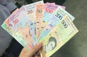 Venezuela intenta controlar la inflación con la emisión de nuevos billetes