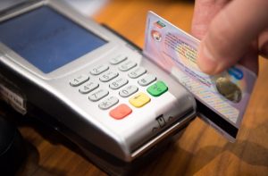 Descubre cuál es la diferencia entre tarjeta de crédito y débito
