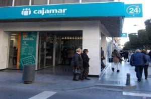 Tarjeta de crédito Cajamar: financiación, seguros y mucho más