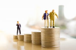 España Presenta Reforma con Aumento de Cotizaciones a Pensiones