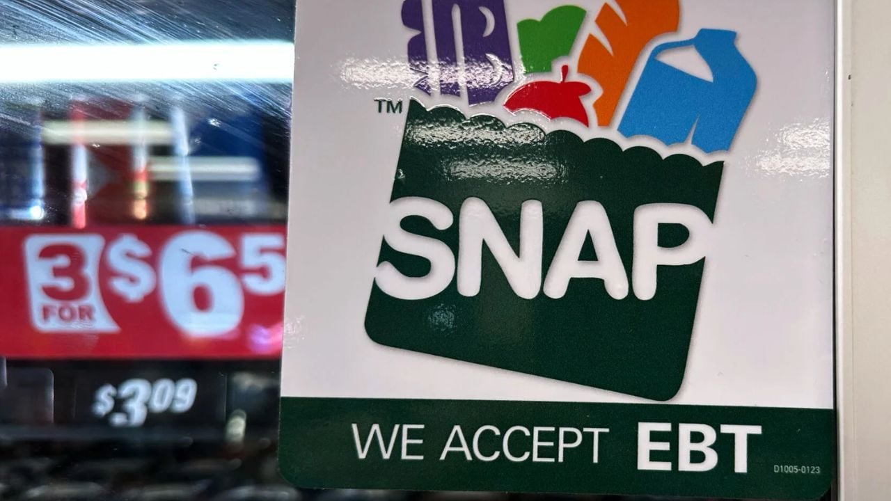 ¿Se han suspendido tus beneficios de SNAP? Descubre cómo protegerlos antes de que sea demasiado tarde.