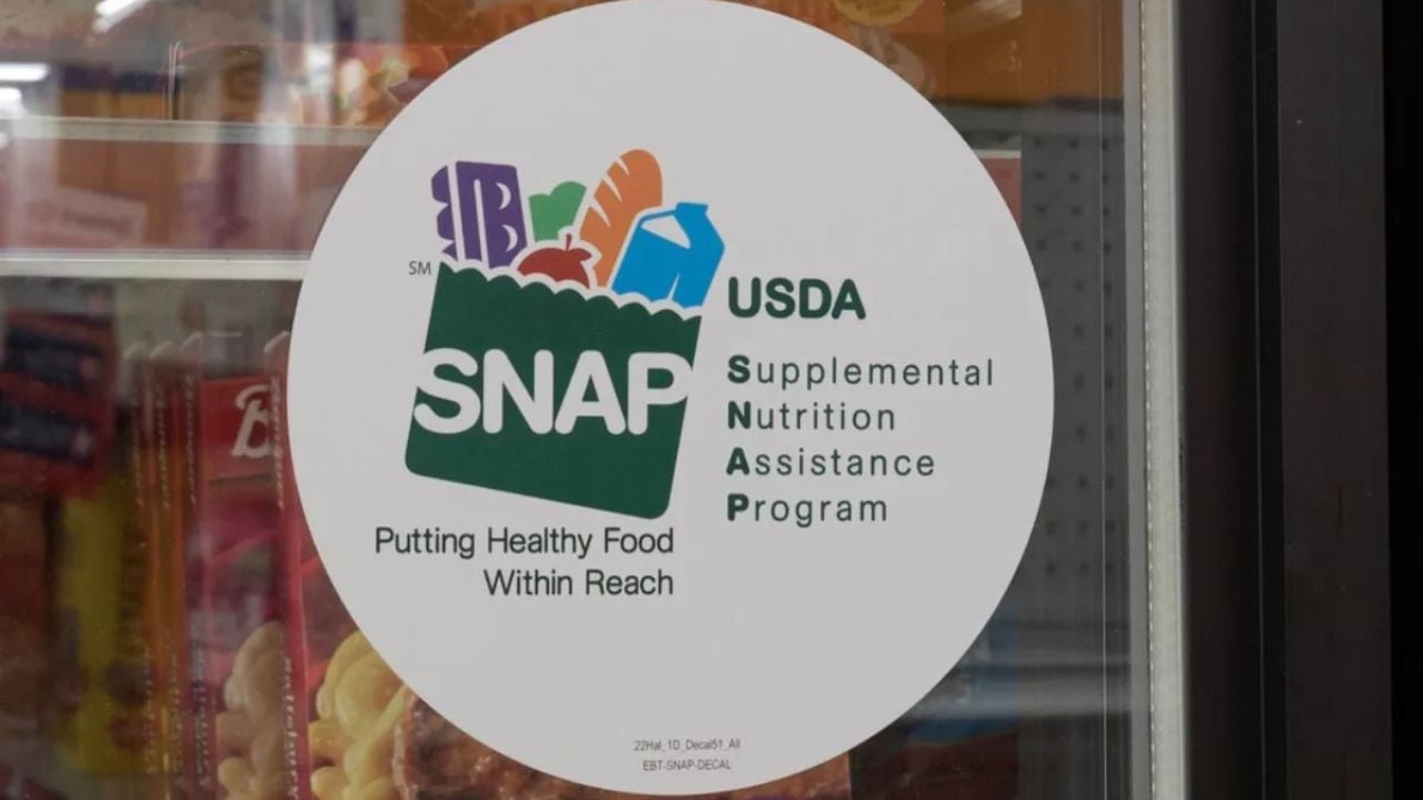 ¿Se han suspendido tus beneficios de SNAP? Descubre cómo protegerlos antes de que sea demasiado tarde.